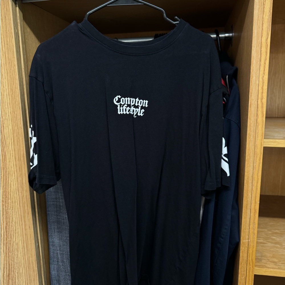 Black T-Shirt Oversized - Compton Lifestyle